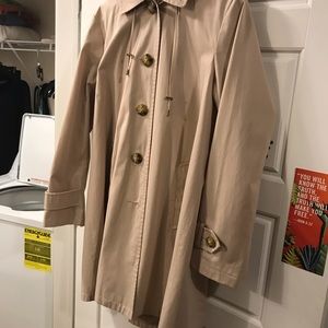 Beige LondonFog trench detachable hood. Size L